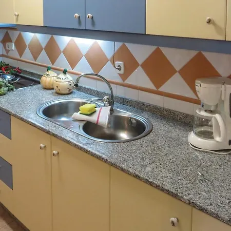2 Bedroom Lovely In Casa de Férias