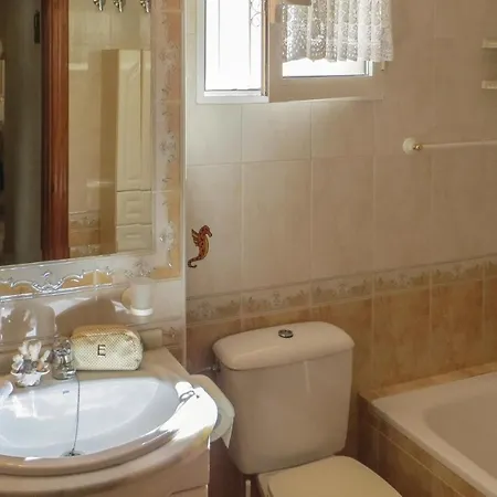 Casa vacanze Front In With Swimming Pool *