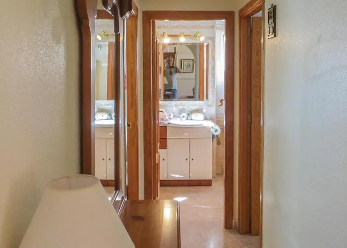 2 Bedroom Lovely In Holiday home *
