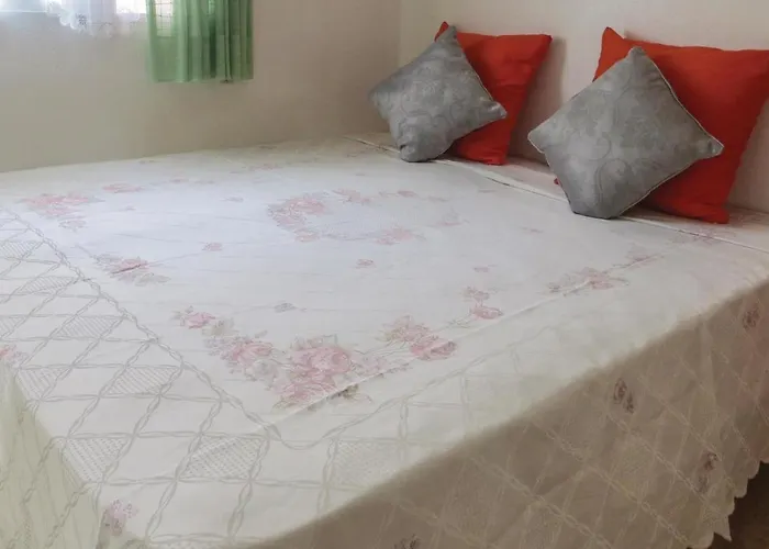 2 Bedroom Lovely In